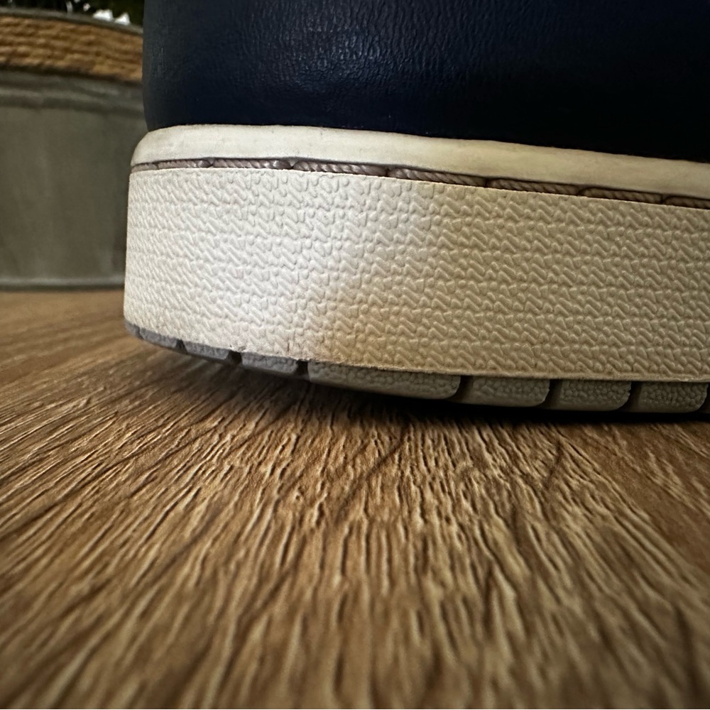 Jordan | Youth Size 7 Jordan 1 Mid Tops - Picture 14 of 16